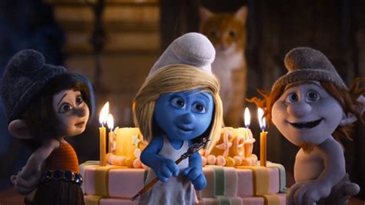 Smurfette Becomes A Naughty In The Smurfs 2 Trailer