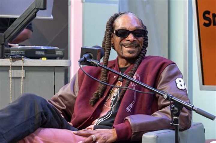 Snoop Dogg trademarks ‘Snoop Doggs’ to sell hot dogs