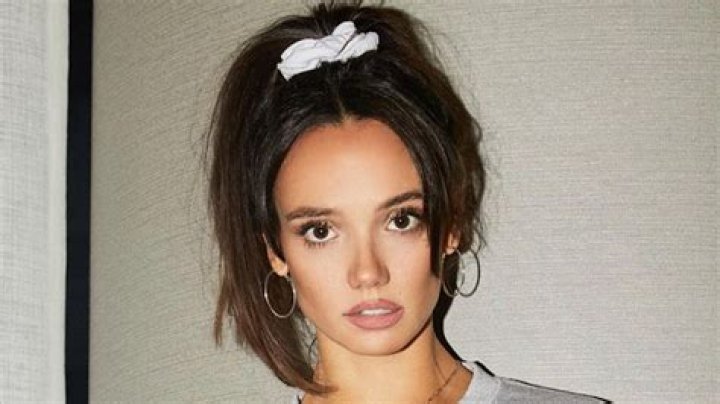 Sofia Franklyn in Bathing Suit Says "I Feel Good" — Celebwell