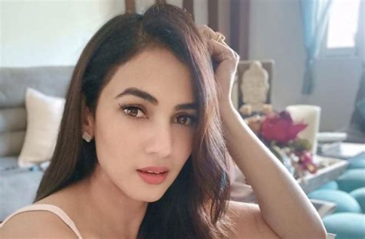 Sonal Chauhan in Bathing Suit is "Always Looking for My Best Angle" — Celebwell