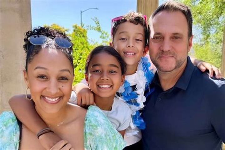 Tahj Mowry family, wife, children, parents, siblings