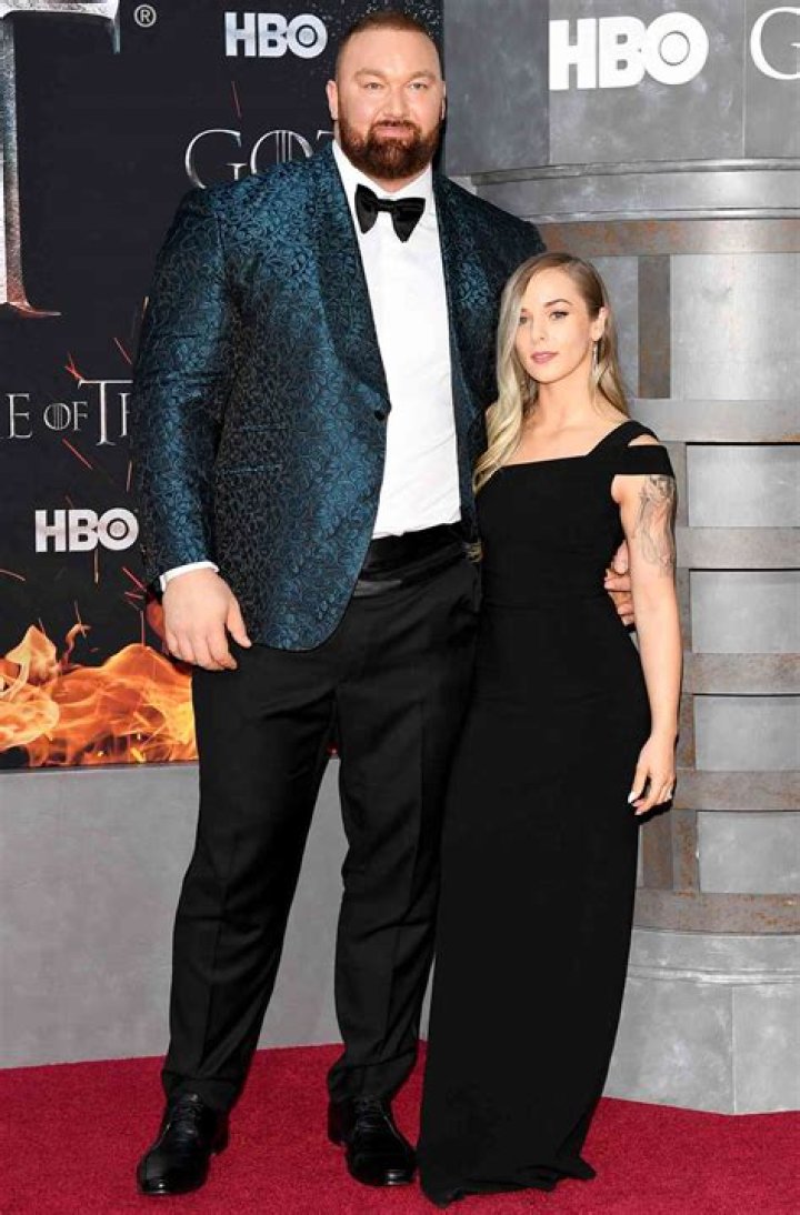 Thor Bjornsson height Vs. wife Kelsey Henson height