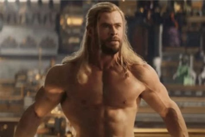 Thor: Love and Thunder, Chris Hemsworth expose Russell Crowe calmed him while filming a nude scene