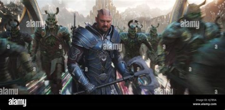 Thor: Ragnarok’s Karl Urban Is Bulking Up To Play Skurge The Executioner