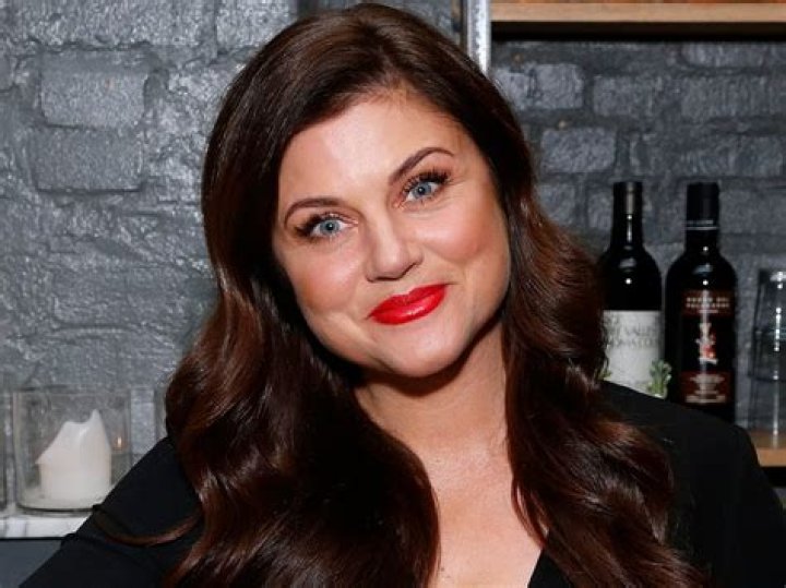 Tiffani Thiessen in Bathing Suit is Still a "Babe" — Celebwell