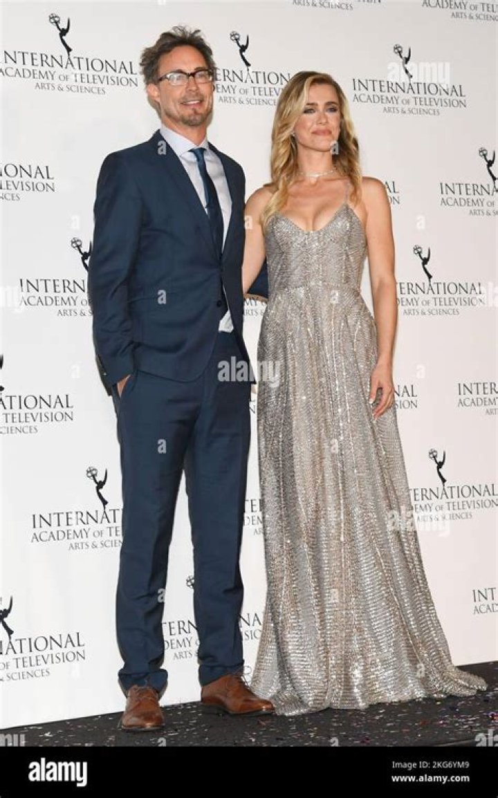 Tom Cavanagh Biography - Facts, Childhood, Family Life & Achievements