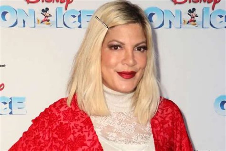 Tori Spelling Criticizes The Oscars For Ommiting Luke Perry And Her Legend Dad Aaron Spelling From Their ‘In Memoriam’ Segment