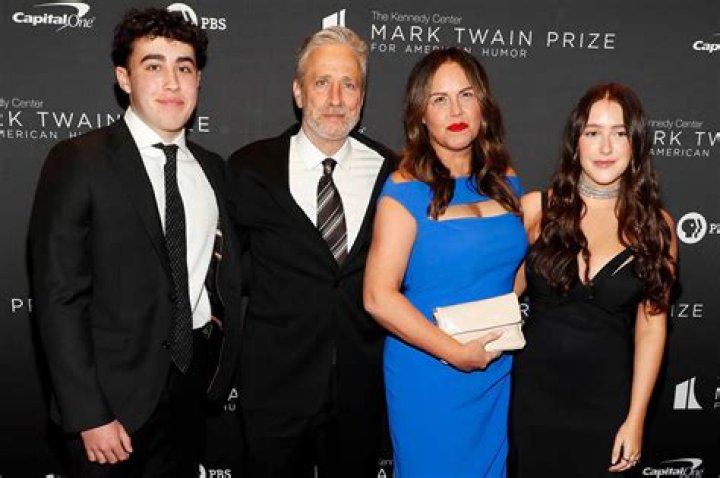 Tracey McShane - Bio, Facts, Family Life of Jon Stewart's Wife