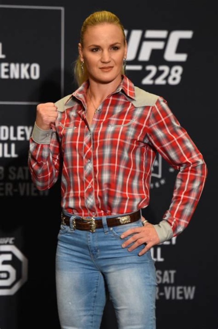 Valentina Shevchenko in Bathing Suit Shines After UFC 275 Win — Celebwell