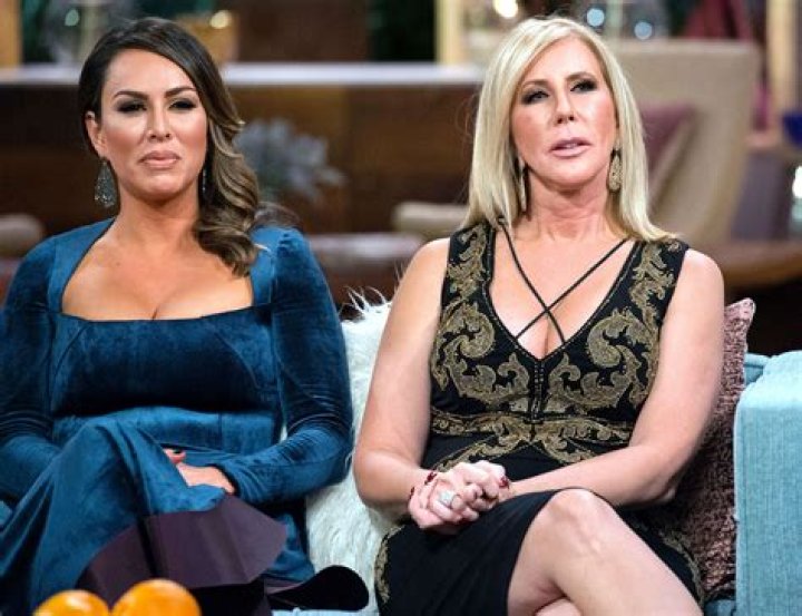 Vicki Gunvalson Slams Kelly Dodd – Says It’s ‘Shocking’ Bravo Keeps Bringing Her Back On RHOC!