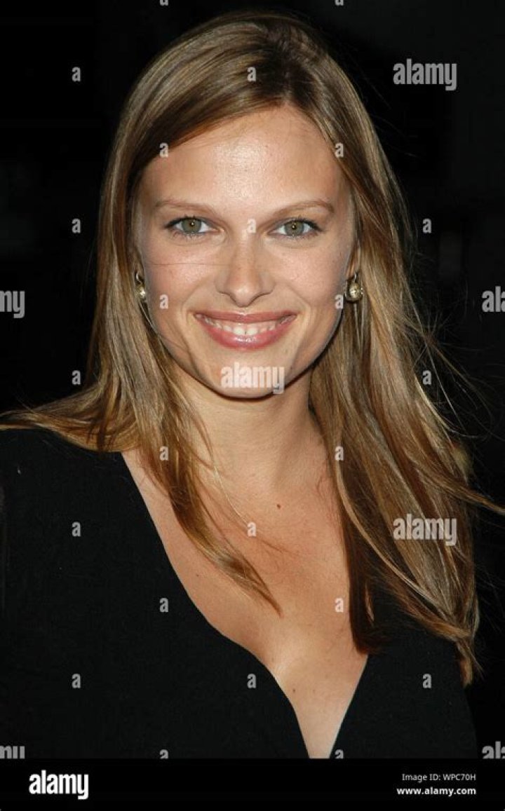 Vinessa Shaw Biography - Facts, Childhood, Family Life & Achievements