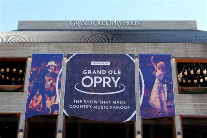 Was Conway Twitty a member of the Grand Ole Opry? – Celebrity