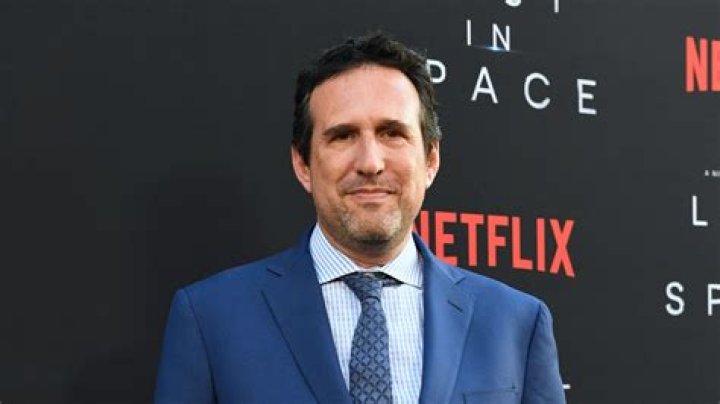 Was Zack Estrin vaccinated?