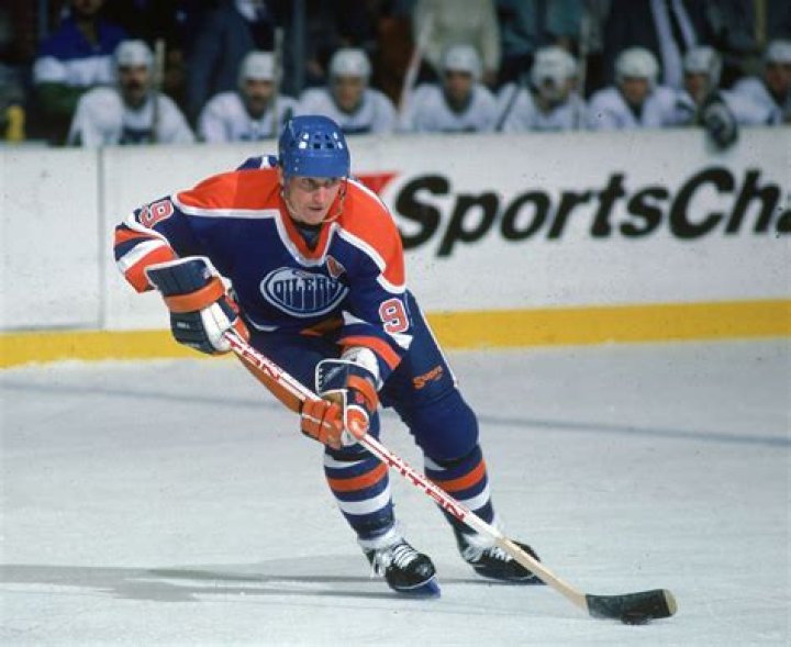 Wayne Gretzky Biography - Facts, Childhood, Family Life & Achievements