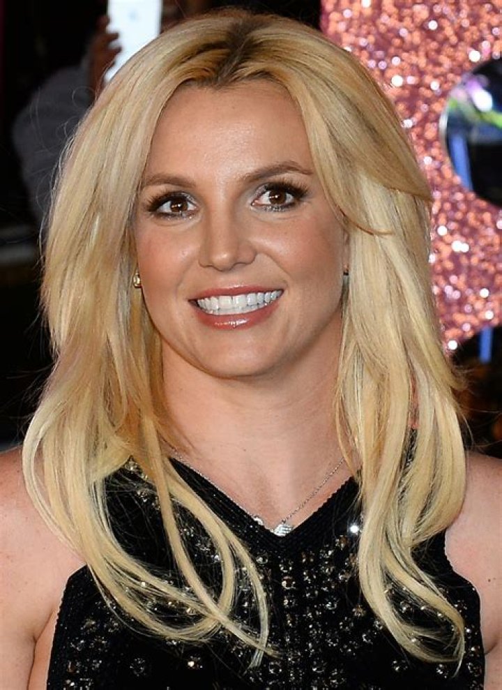 What Is Britney Spears Natural Hair Color? – Celebrity