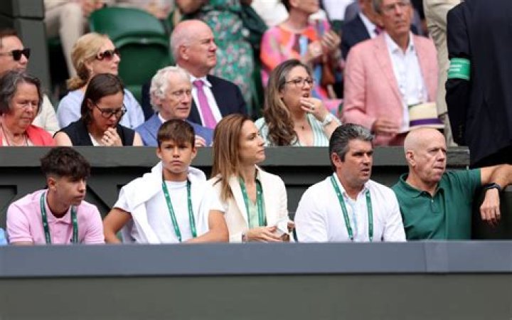 What is Carlos Alcaraz parents nationality and ethnicity?