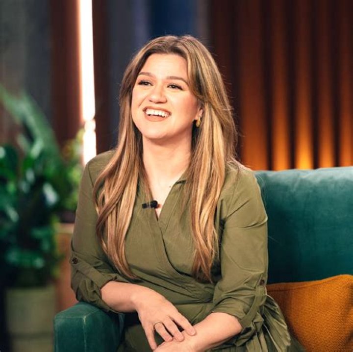 What is Kelly Clarkson’s net worth?