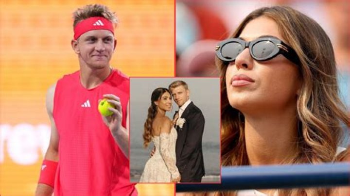 What languages does Alejandro Davidovich Fokina speak?