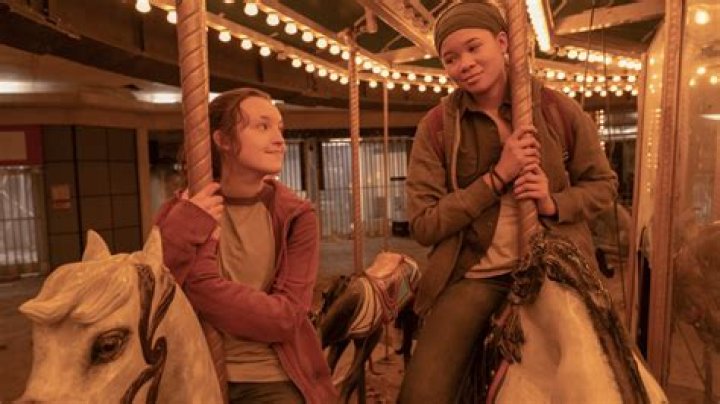What song plays on the carousel in ‘The Last of Us’ episode seven?