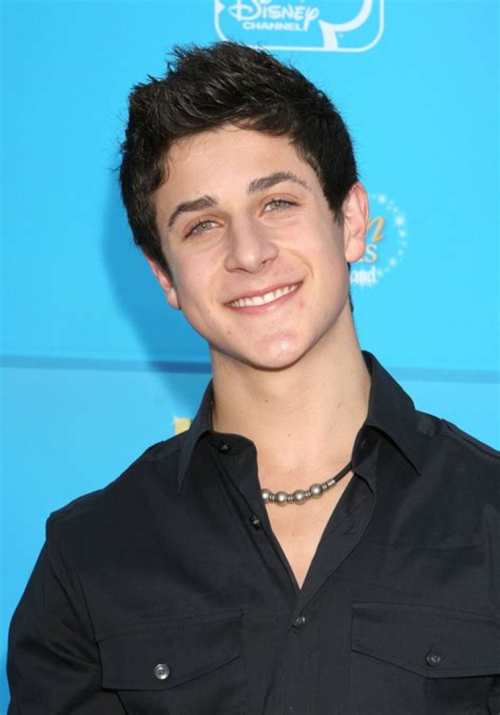 When did Lucy Hale date David Henrie? – Celebrity