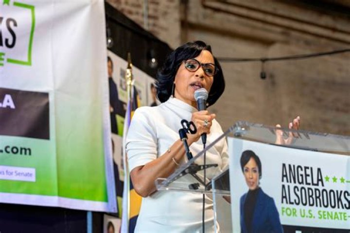 Where does Angela Lansbury currently live? – Celebrity