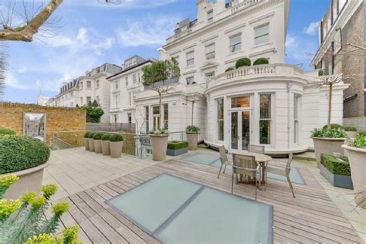 Where does Robbie Williams live now? Inside his £17.5 million Kensington, West London, mansion
