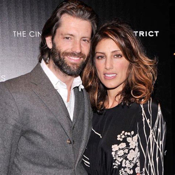 Who is Jennifer Esposito’s second husband Louis Dowler? Model’s Bio, age, divorce, net worth