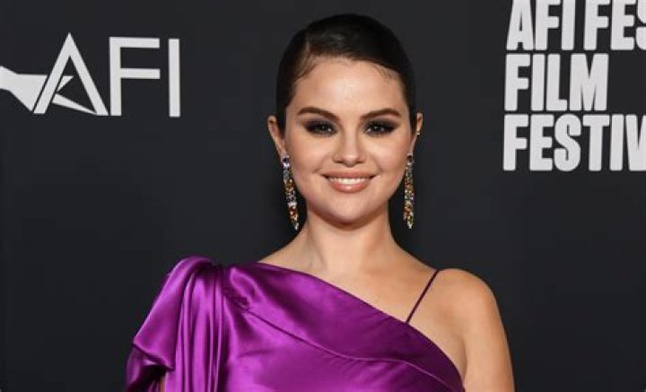 Who is Selena Gomez’s dad and where is he from?