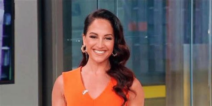 Who Is The Beautiful Brunette On Fox News? – Celebrity
