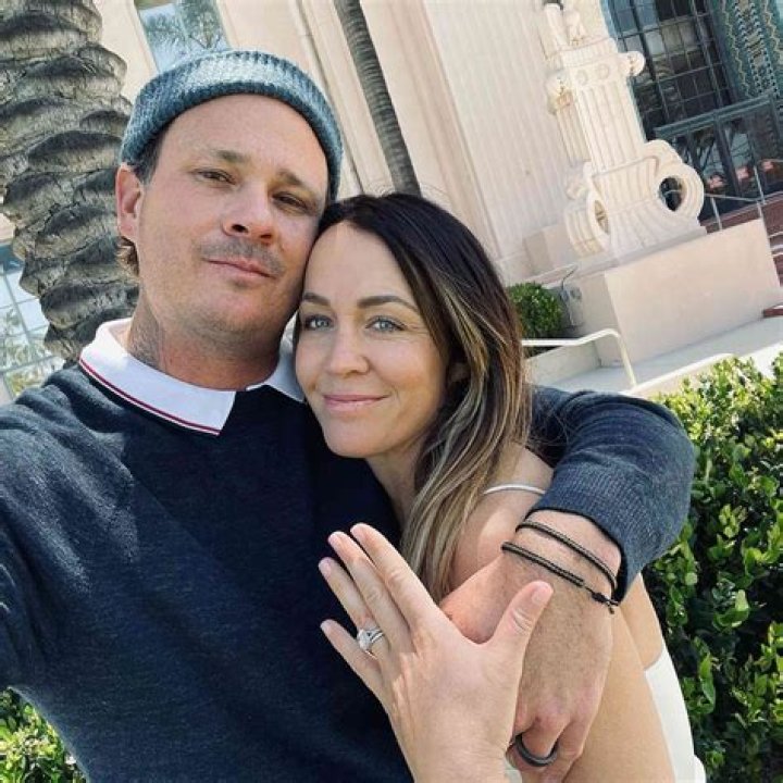 Who is Tom DeLonge wife Jennifer Jenkins DeLonge?