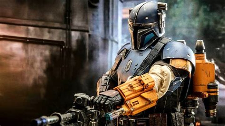 Who plays Paz Vizsla in ‘The Mandalorian?’