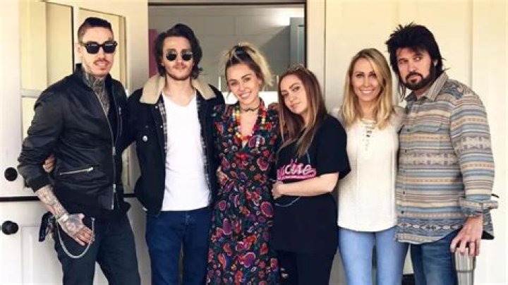 Why did Tish and Billy Ray Cyrus divorce?