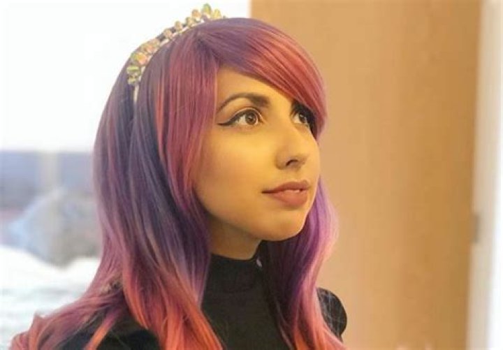 Yammy Xox - Bio, Facts, Family Life of British YouTube Personality, Gamer & Vlogger